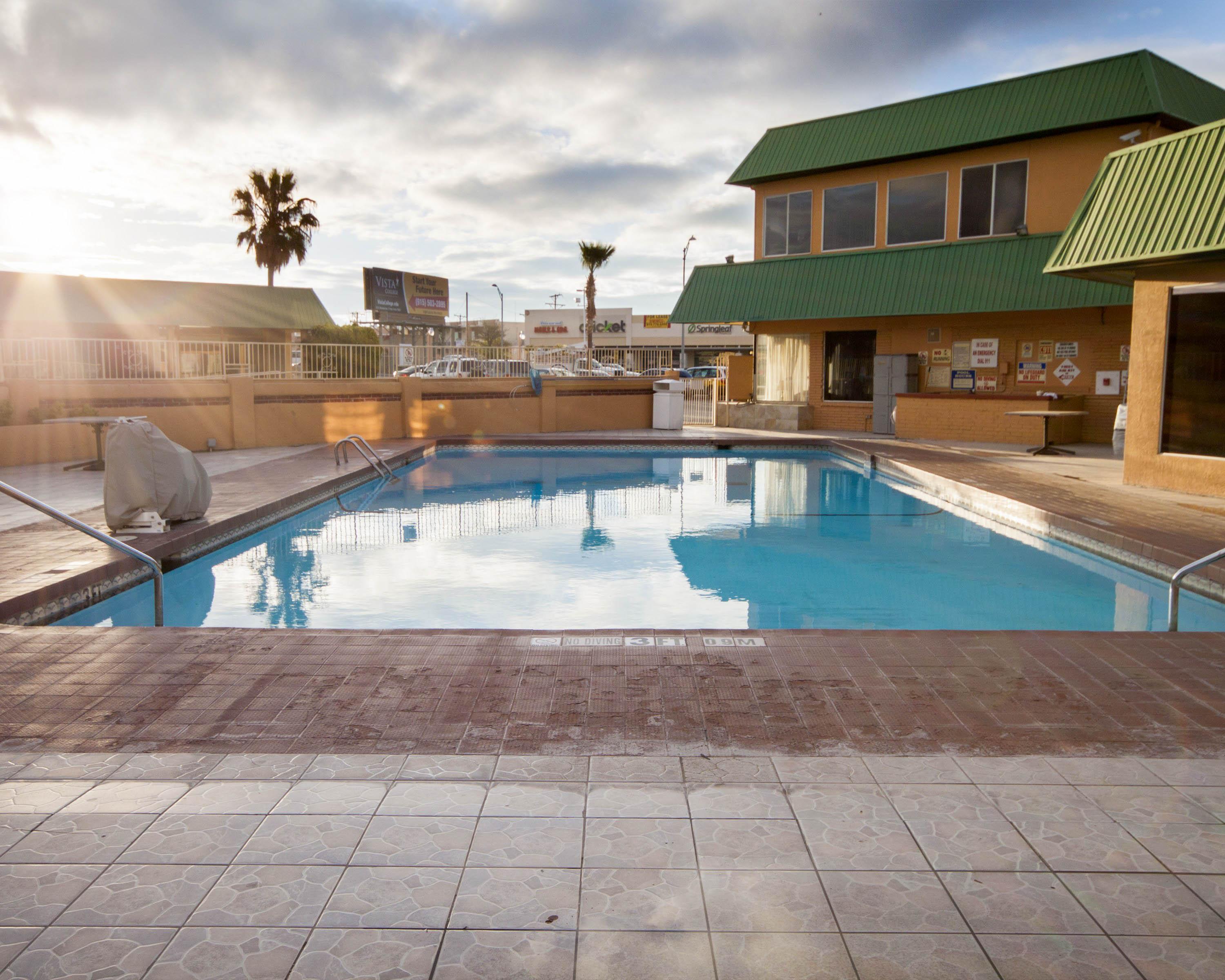Quality Inn & Suites Airport El Paso Exterior photo