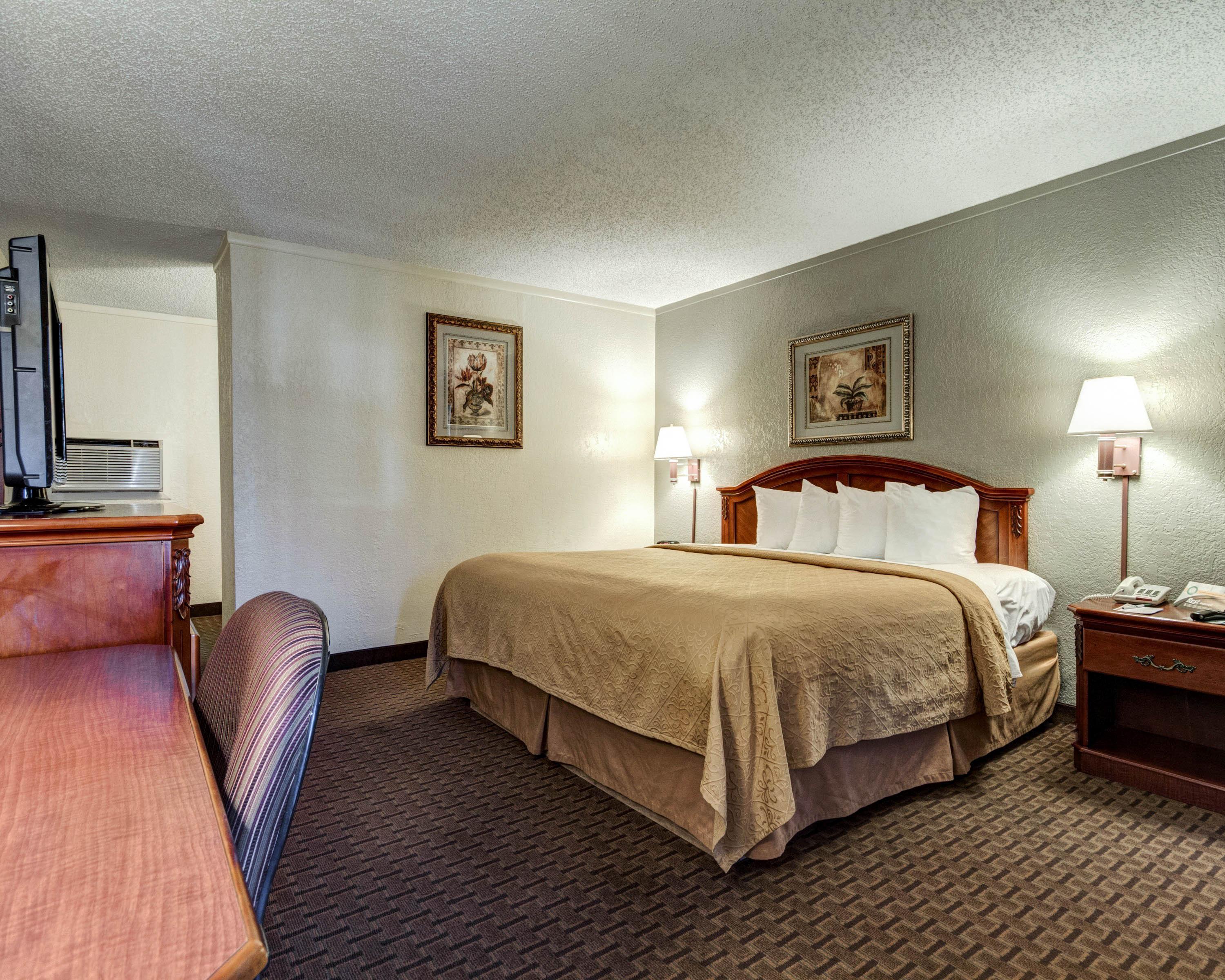 Quality Inn & Suites Airport El Paso Exterior photo