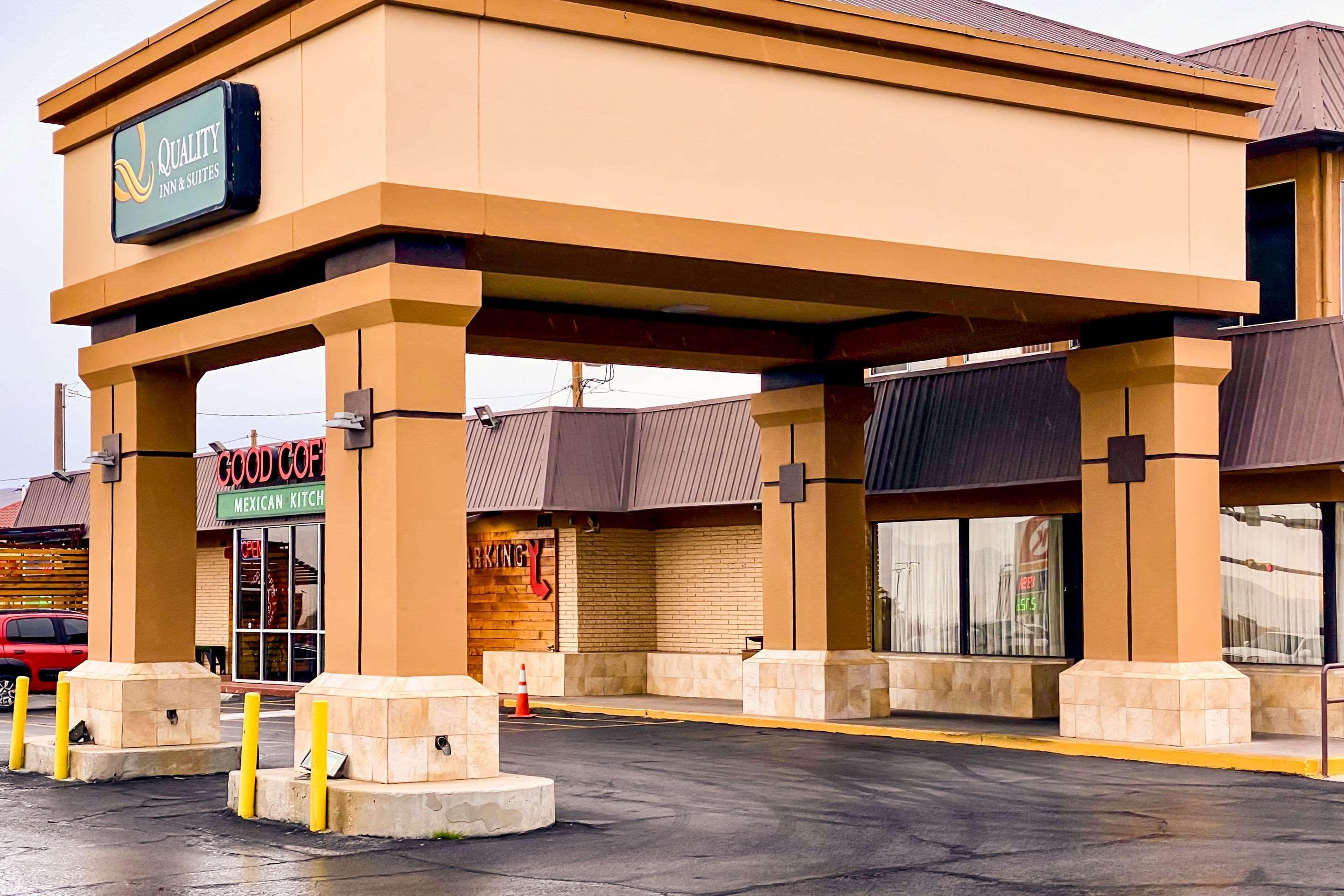 Quality Inn & Suites Airport El Paso Exterior photo