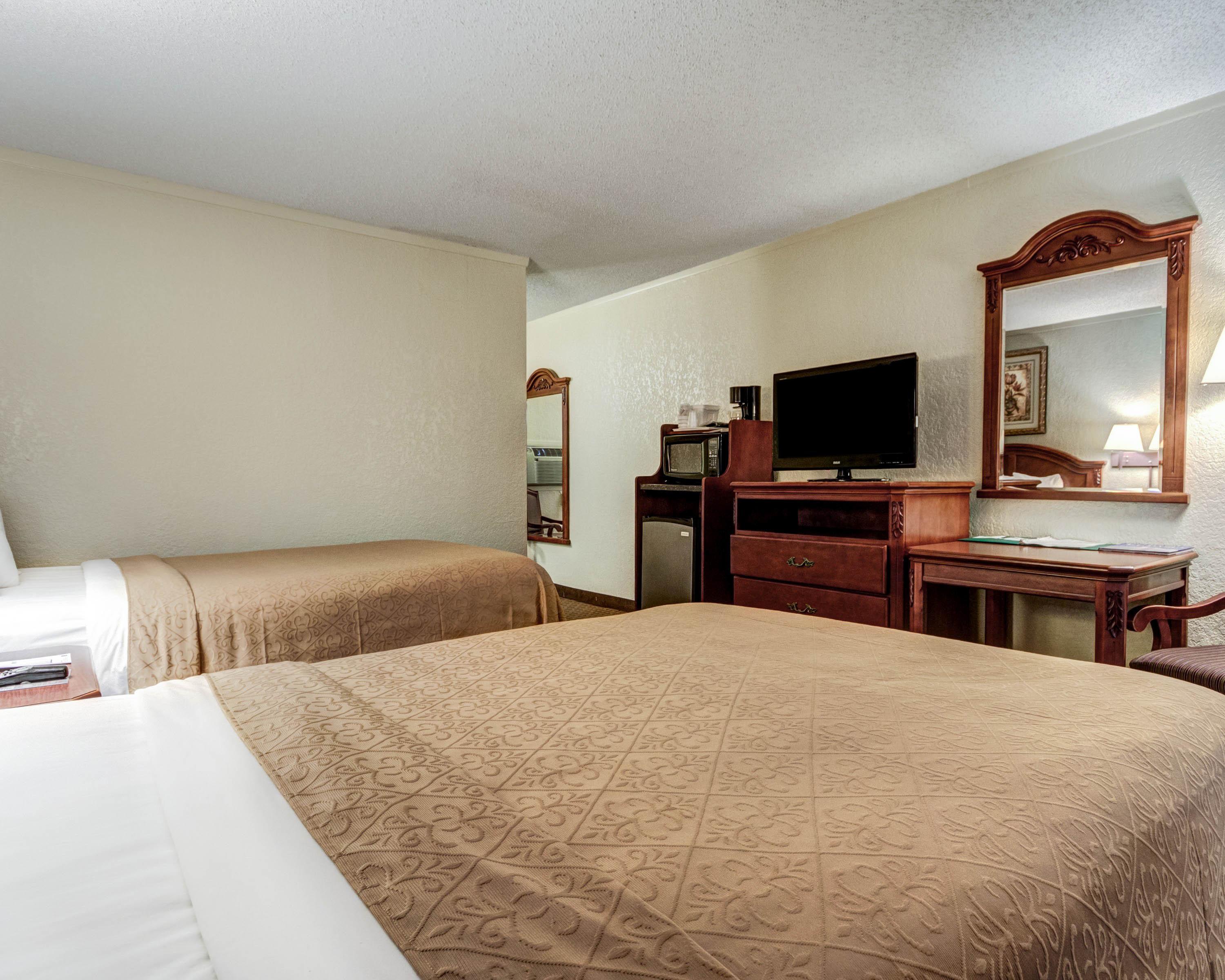 Quality Inn & Suites Airport El Paso Exterior photo