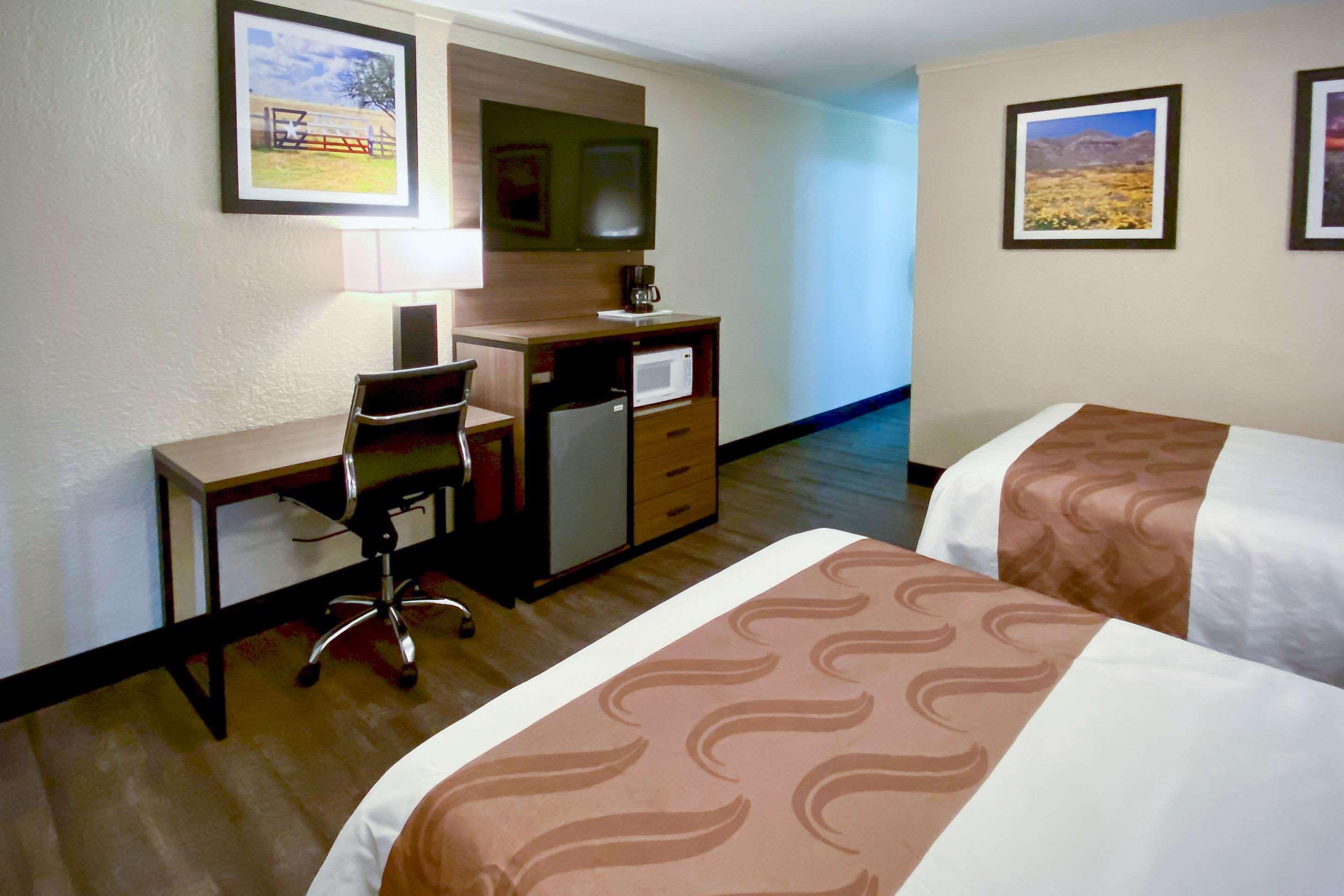 Quality Inn & Suites Airport El Paso Exterior photo