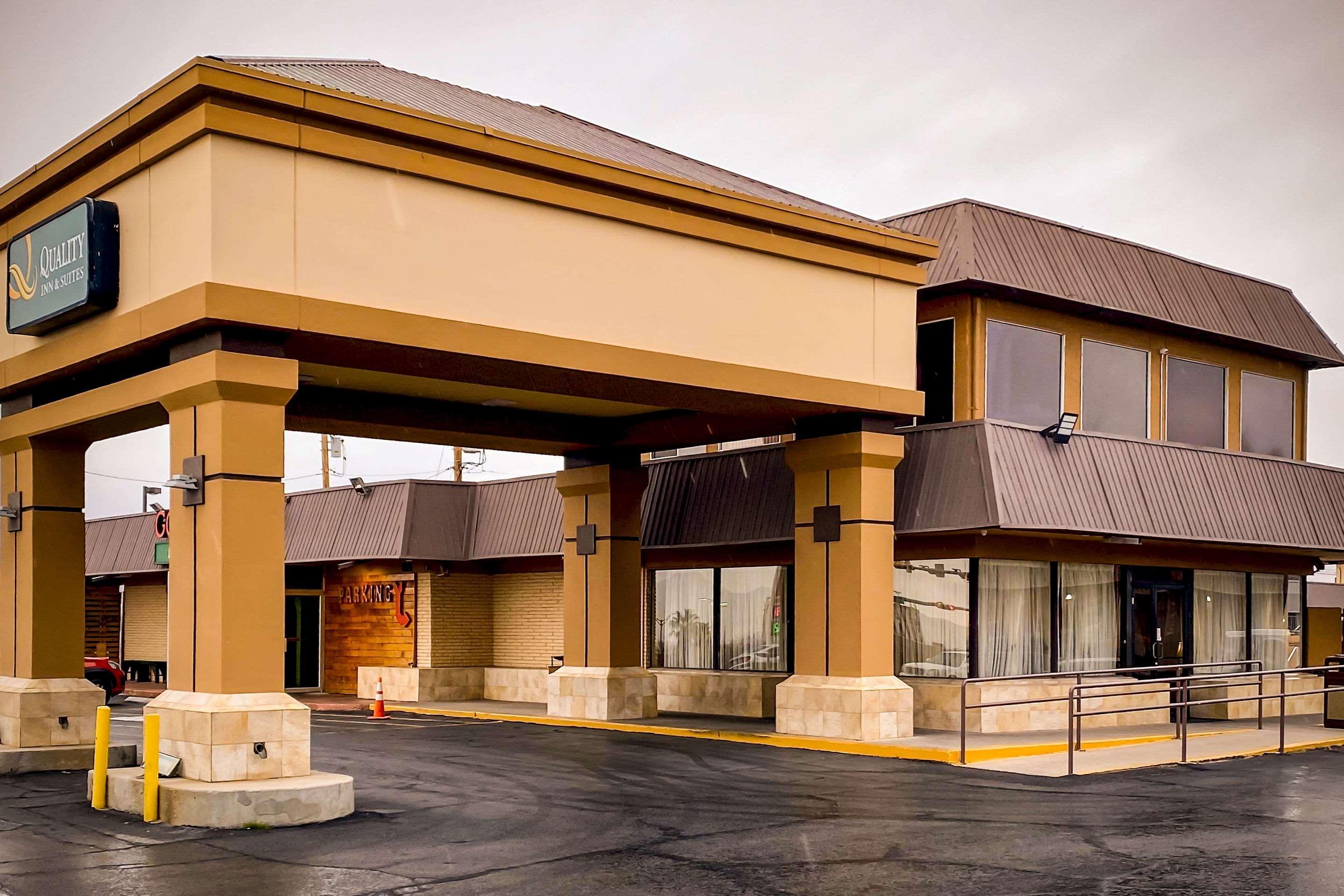 Quality Inn & Suites Airport El Paso Exterior photo