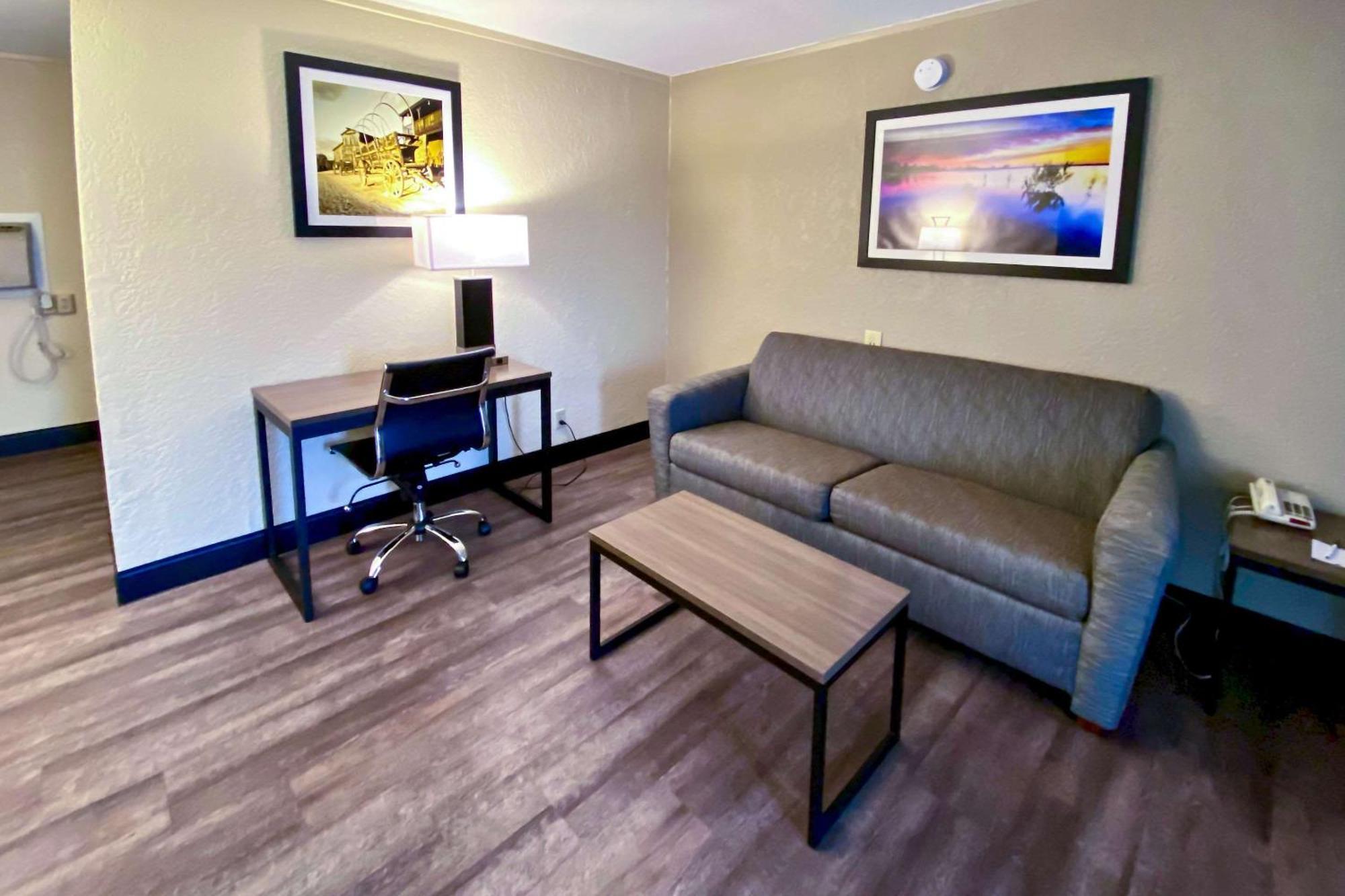 Quality Inn & Suites Airport El Paso Exterior photo