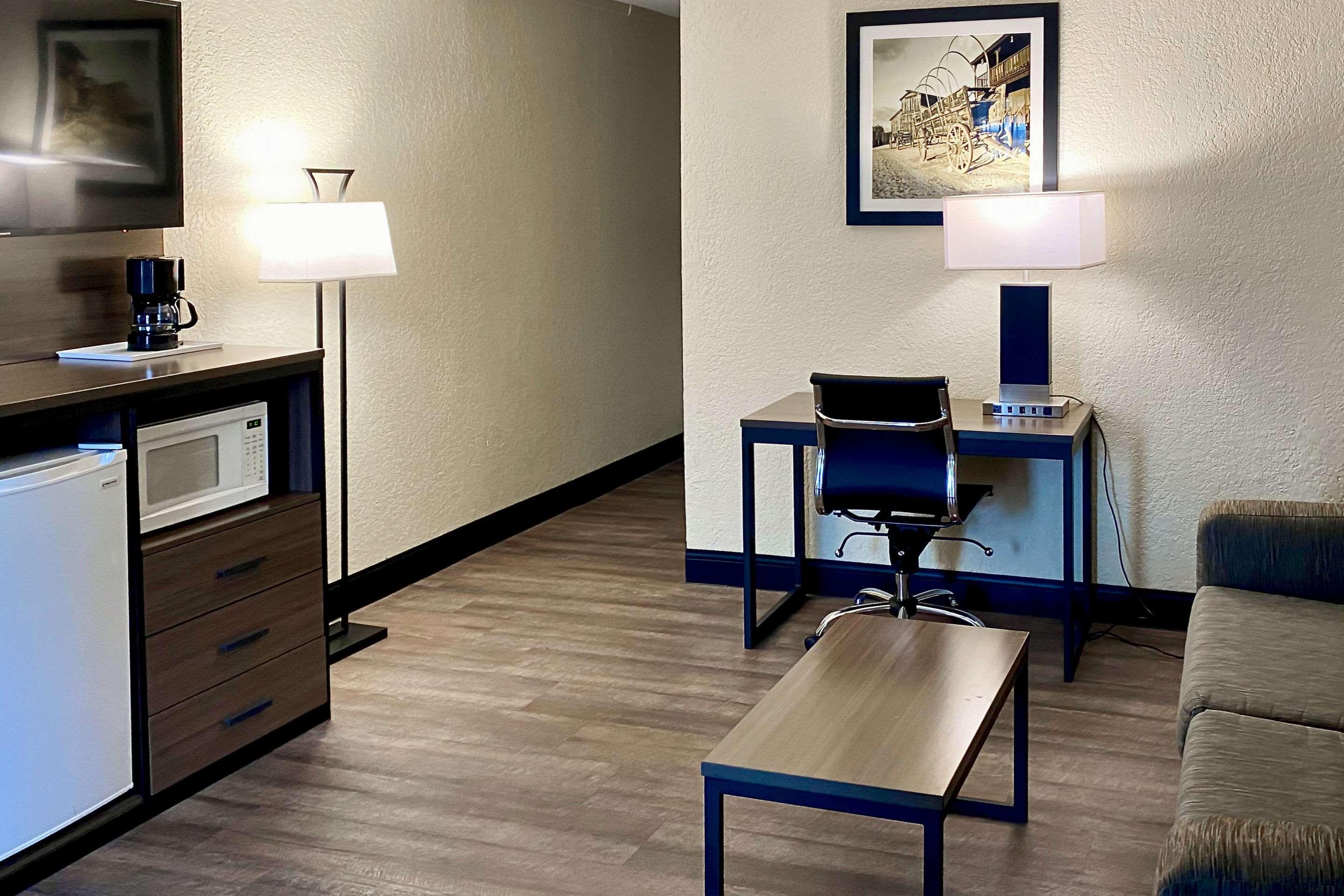 Quality Inn & Suites Airport El Paso Exterior photo