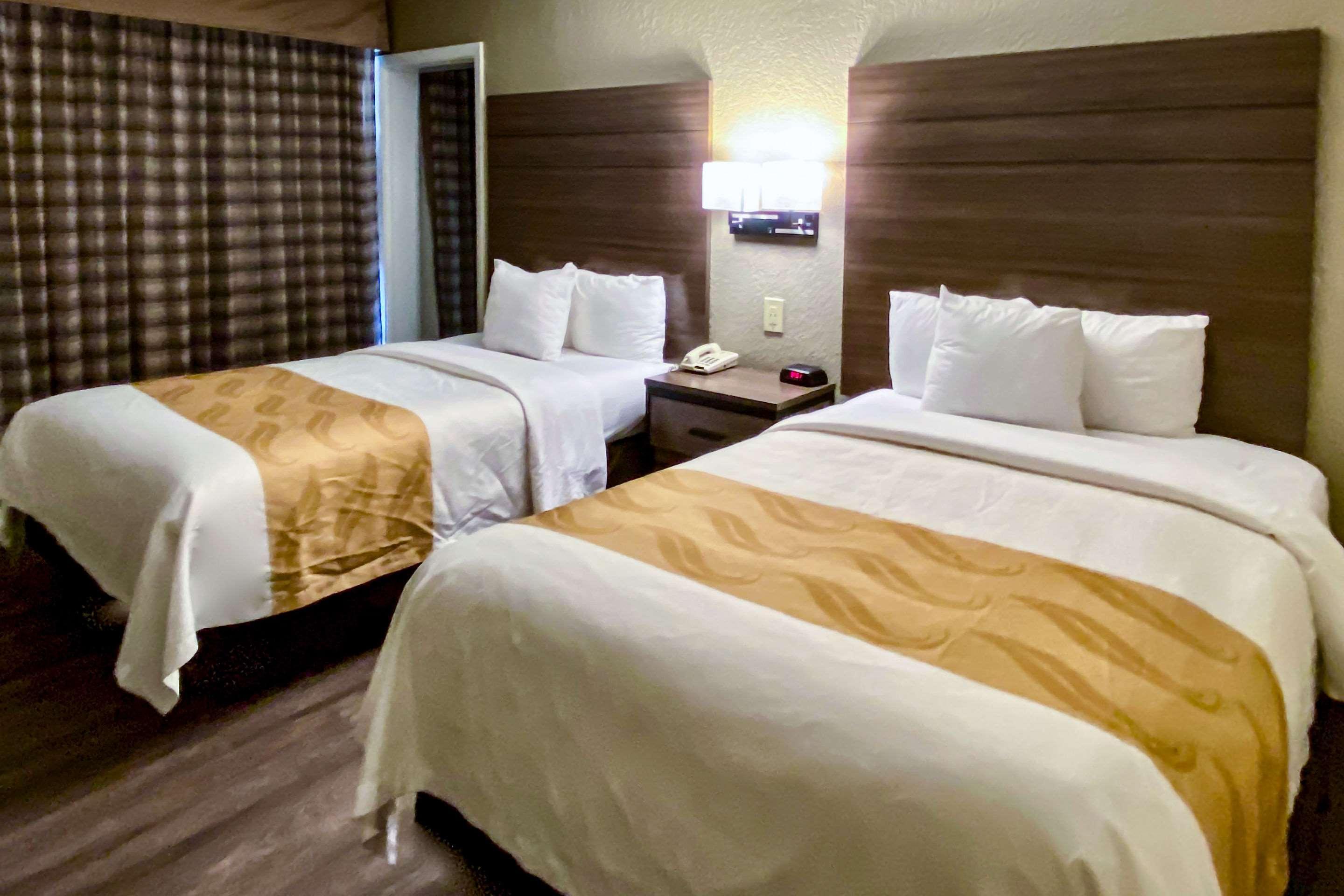 Quality Inn & Suites Airport El Paso Exterior photo