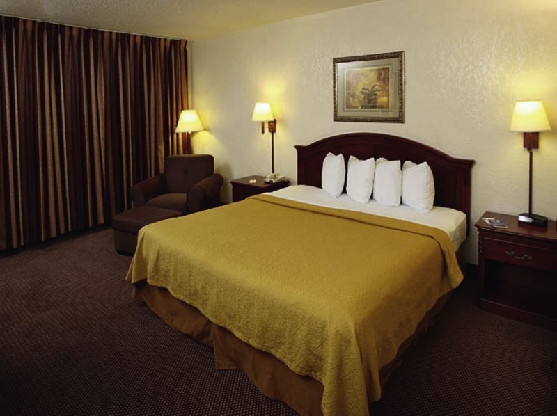 Quality Inn & Suites Airport El Paso Exterior photo