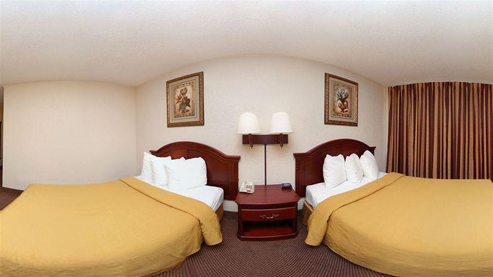 Quality Inn & Suites Airport El Paso Exterior photo
